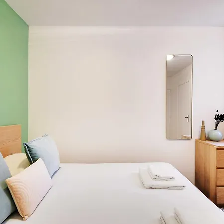 Enchanting 2 Bdr Parisian 公寓